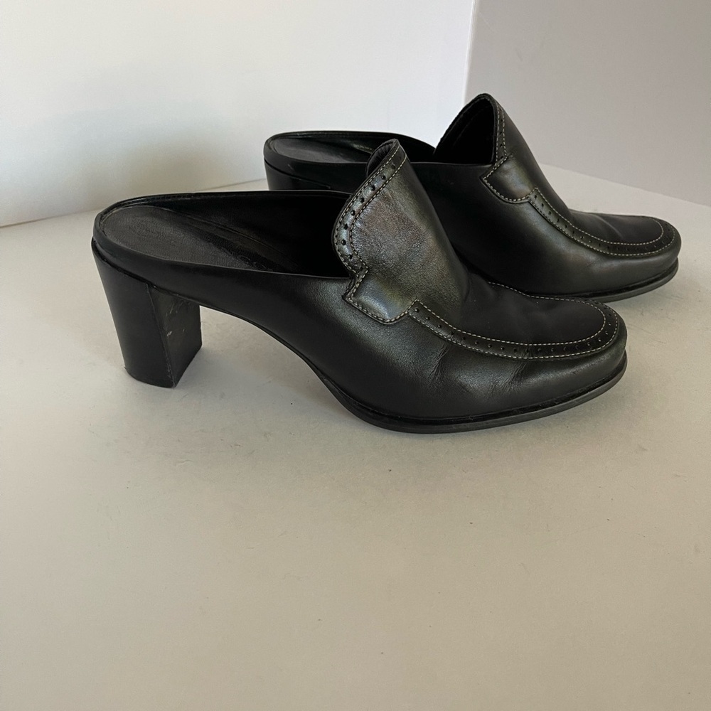 Franco Sarto Women’s Black Leather  Block mid-Heel Mules Size: 6M